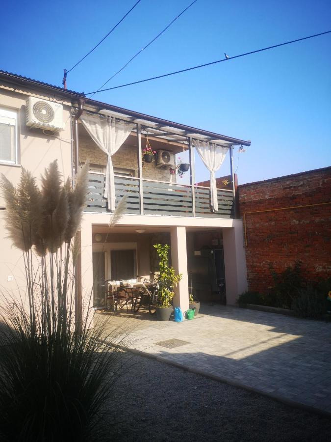 Nunanina Apartment *